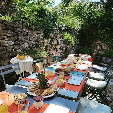 Les Roses Tremieres Bed & Breakfast Bargème Exterior foto