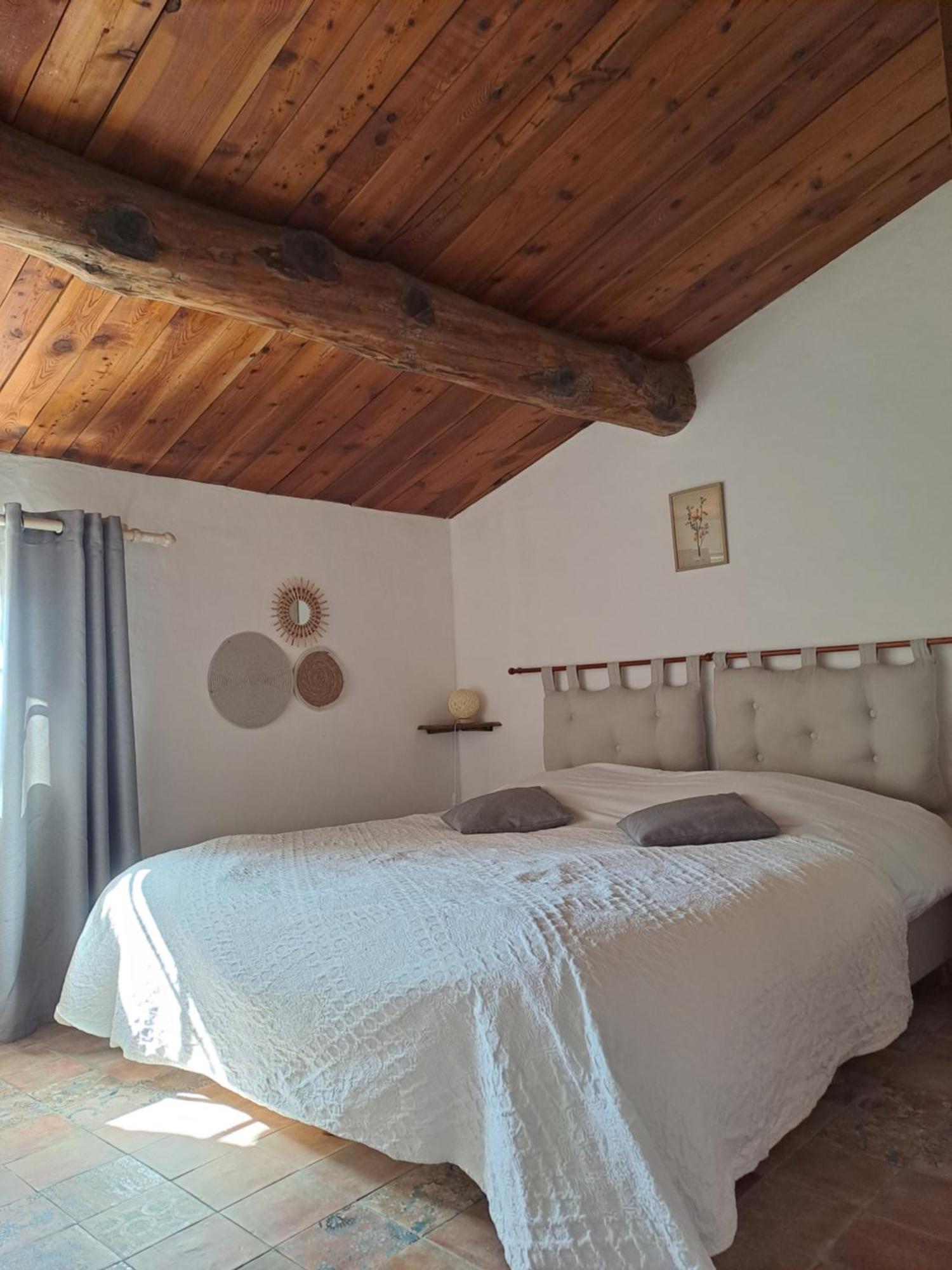 Les Roses Tremieres Bed & Breakfast Bargème Exterior foto