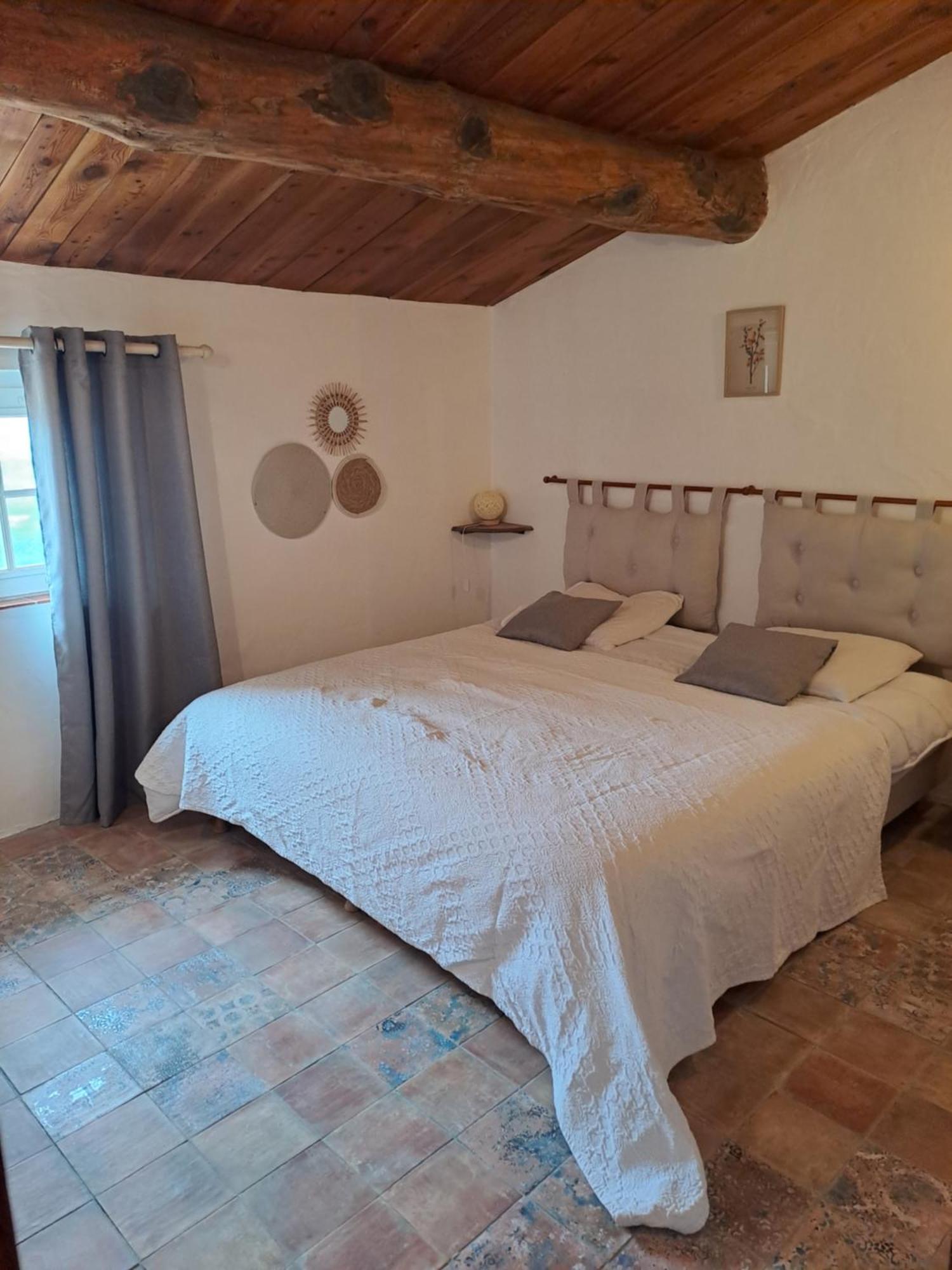 Les Roses Tremieres Bed & Breakfast Bargème Exterior foto